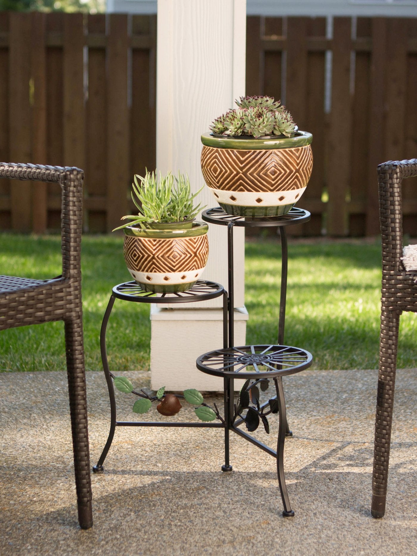 Country Apple Plant Stand