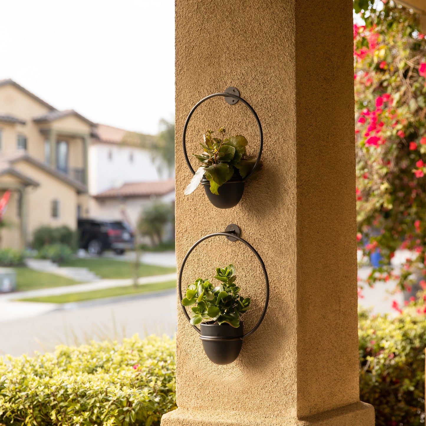 Urban Green 2-Piece Black Metal Hanging Planter Set